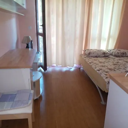 Студио 28 埃勒尼特